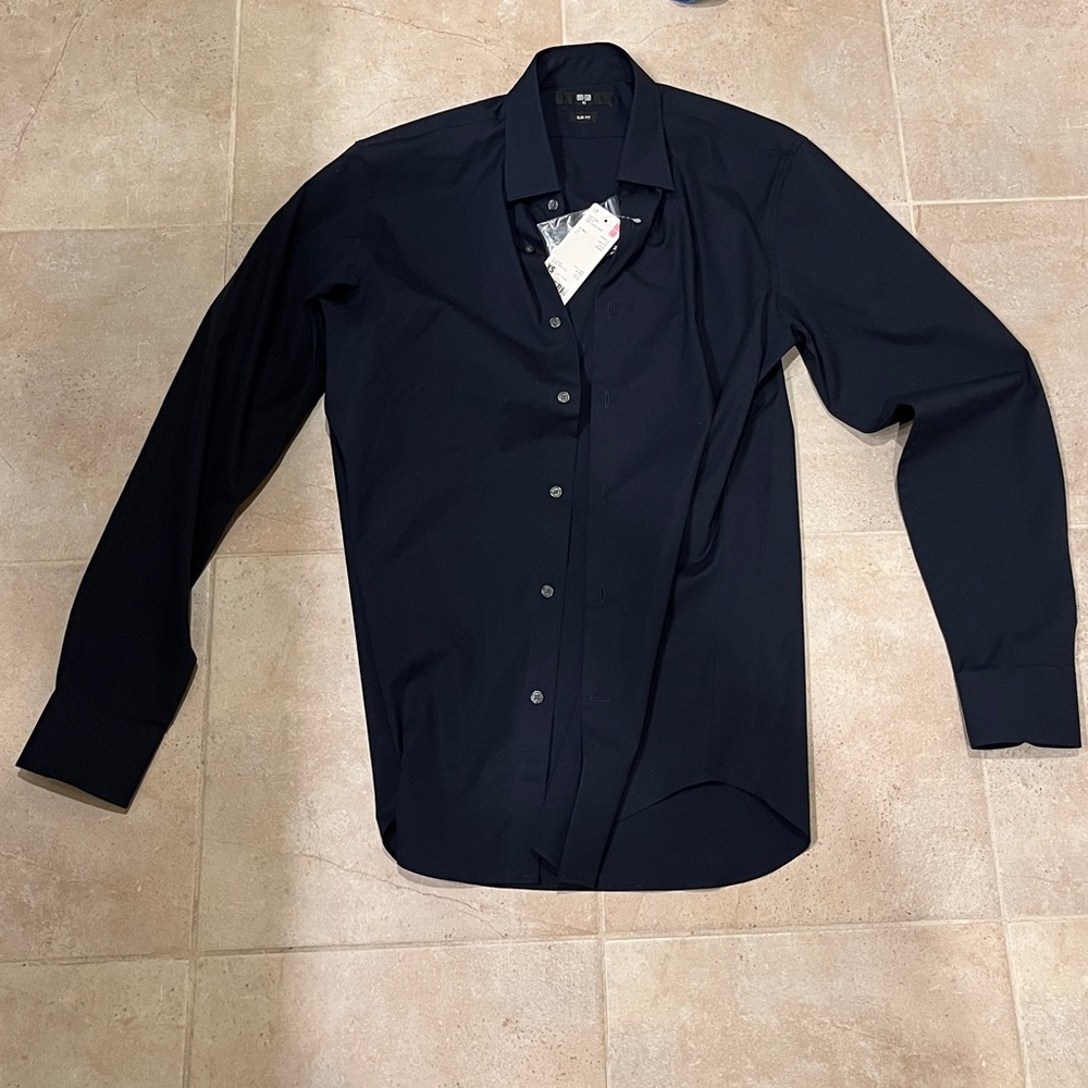 Uniqlo Men’s XS Navy Cotton Long-Sleved Button Shirt